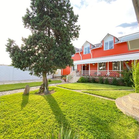 Osobyi Guest House โชลปอน-อาตา ภายนอก รูปภาพ