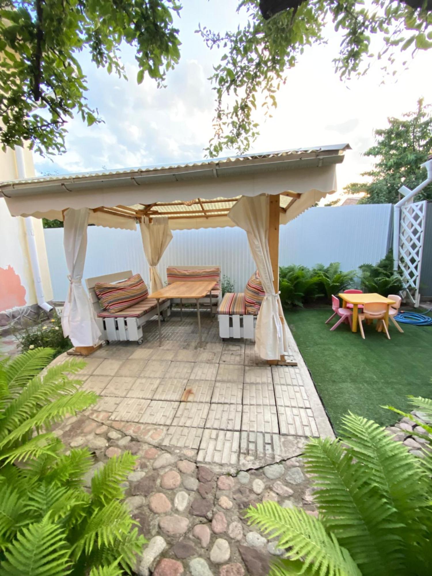 Osobyi Guest House โชลปอน-อาตา ภายนอก รูปภาพ